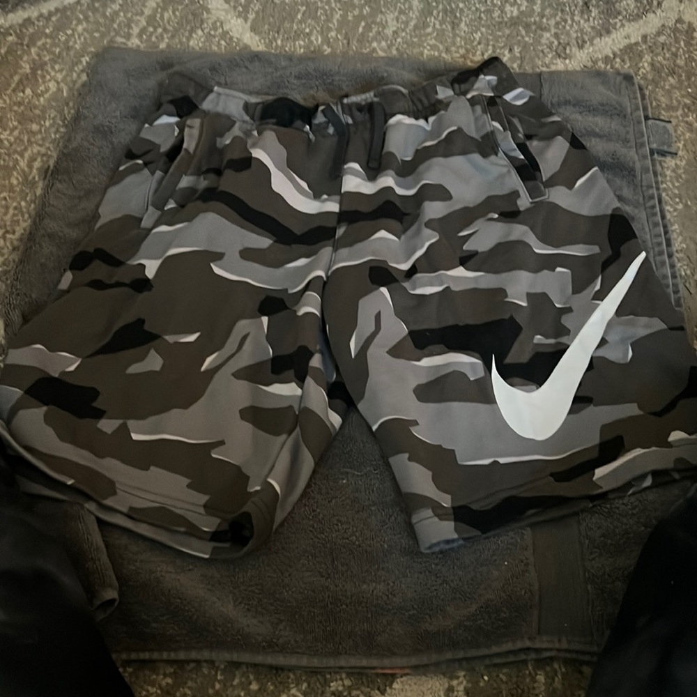 Mens camouflage mike shorts